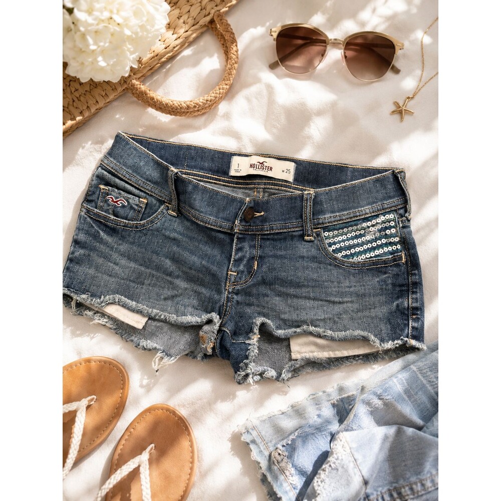 Hollister California Y2K Low Rise Distressed Denim Cut Off Shorts Sequin Pocket